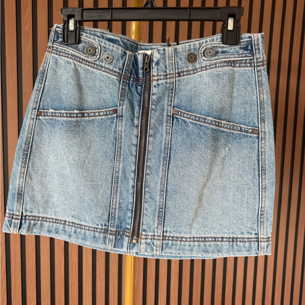 Hidden Denim, high rise, skirt. Size small, NWT
